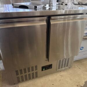 Køle bor med to låger brugt en uge